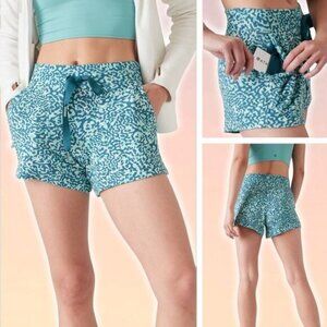 NWT ATHLETA Balance 4" Shortie Sz Small Clouded Leopard Blue